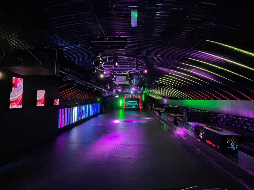 Lounge seating and green LED atmosphere