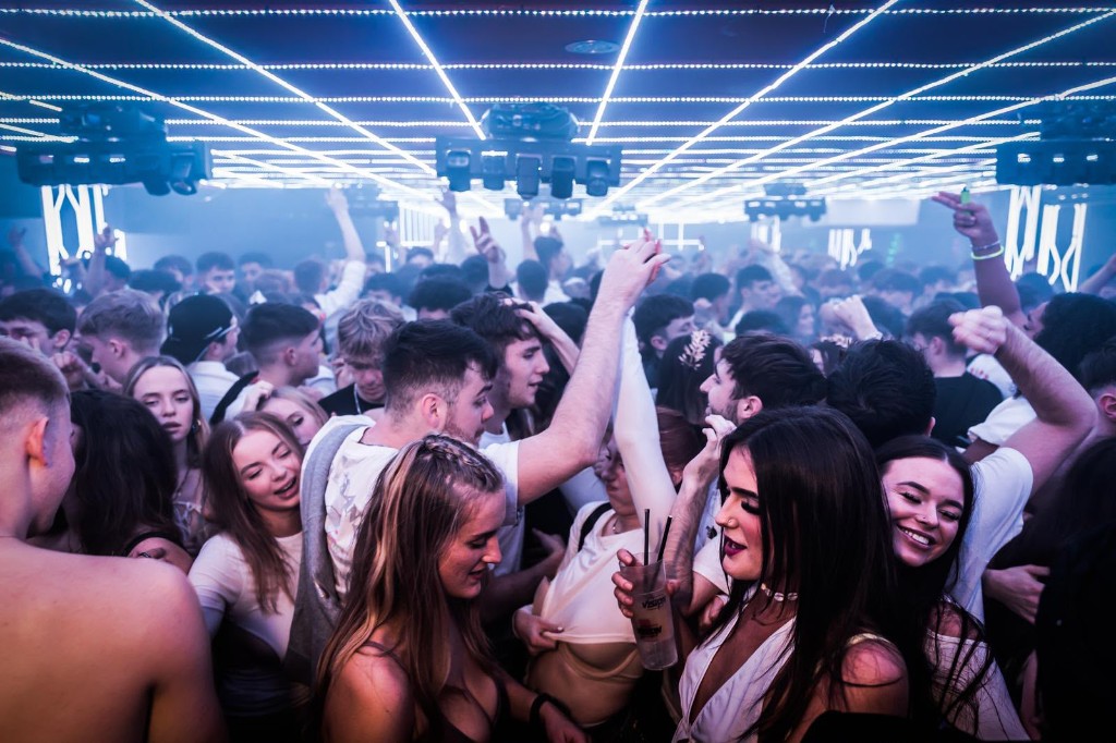 Dancefloor moments at MN1